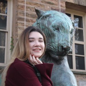 Meet your Posher, Claudia